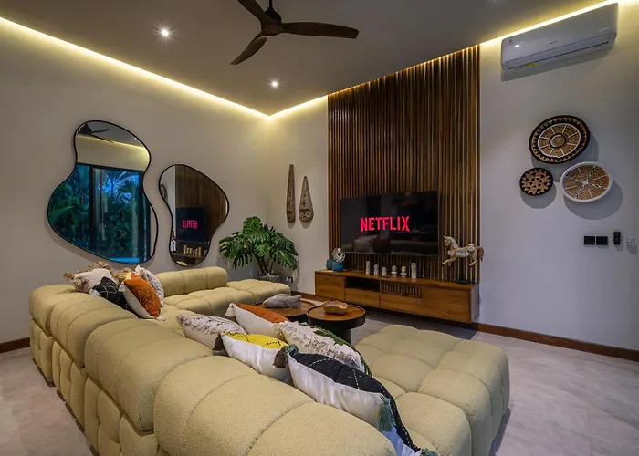 Yellow Moon, A Tropical 3br Sanctuary In Uluwatu