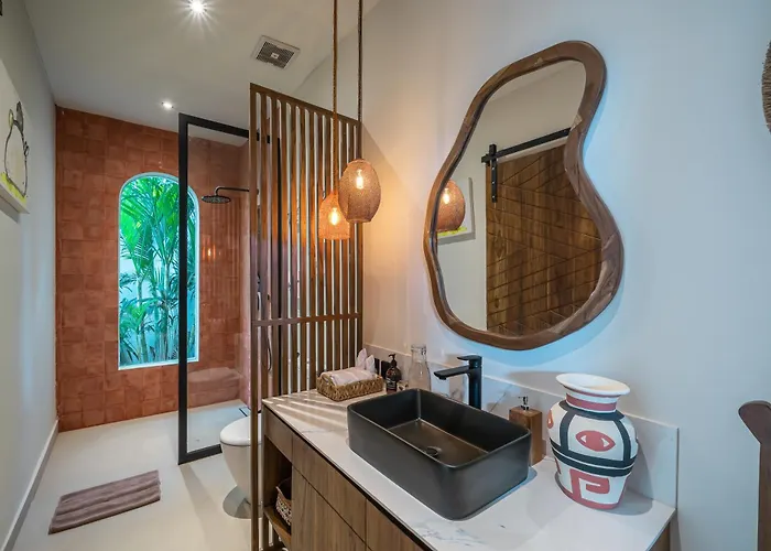 Villa Yellow Moon, A Tropical 3br Sanctuary In *