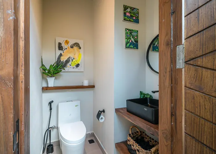 Yellow Moon, A Tropical 3br Sanctuary In *