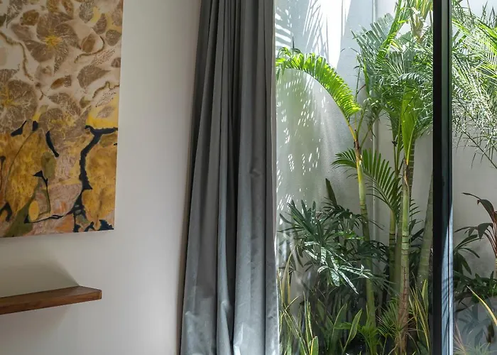 Yellow Moon, A Tropical 3br Sanctuary In Uluwatu
