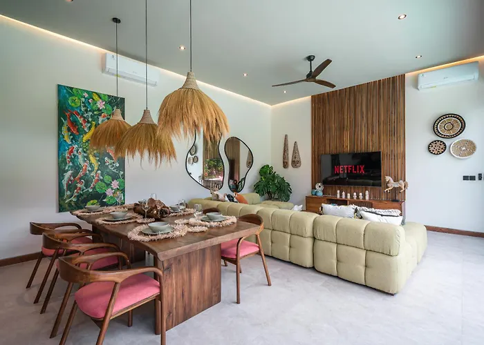 Yellow Moon, A Tropical 3br Sanctuary In Villa Uluwatu
