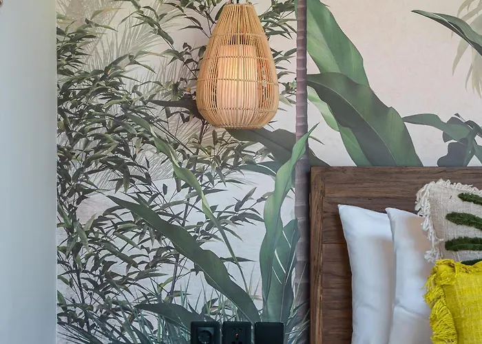 Yellow Moon, A Tropical 3br Sanctuary In Villa