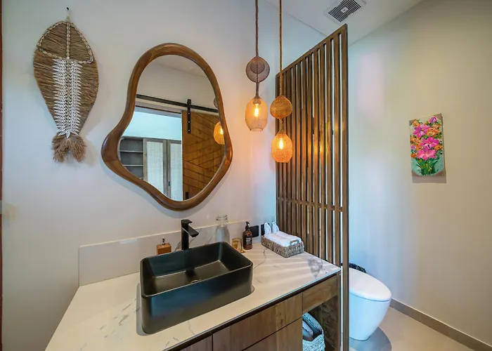 Villa Yellow Moon, A Tropical 3br Sanctuary In