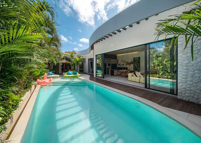 Yellow Moon, A Tropical 3br Sanctuary In Villa *