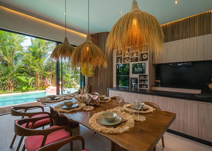 Yellow Moon, A Tropical 3br Sanctuary In Villa