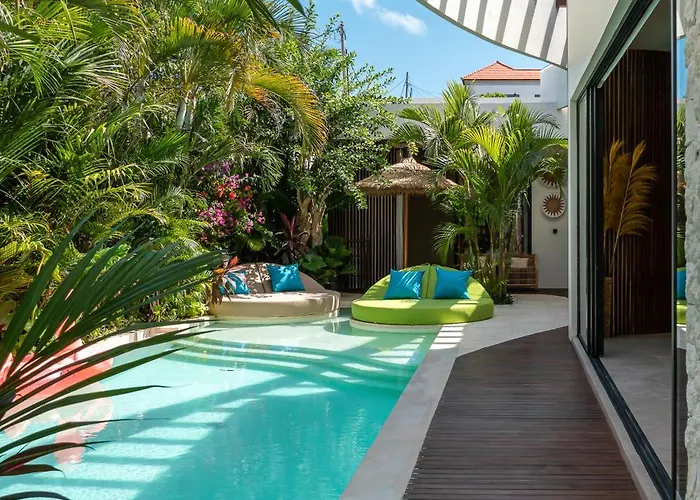 Villa Yellow Moon, A Tropical 3br Sanctuary In *